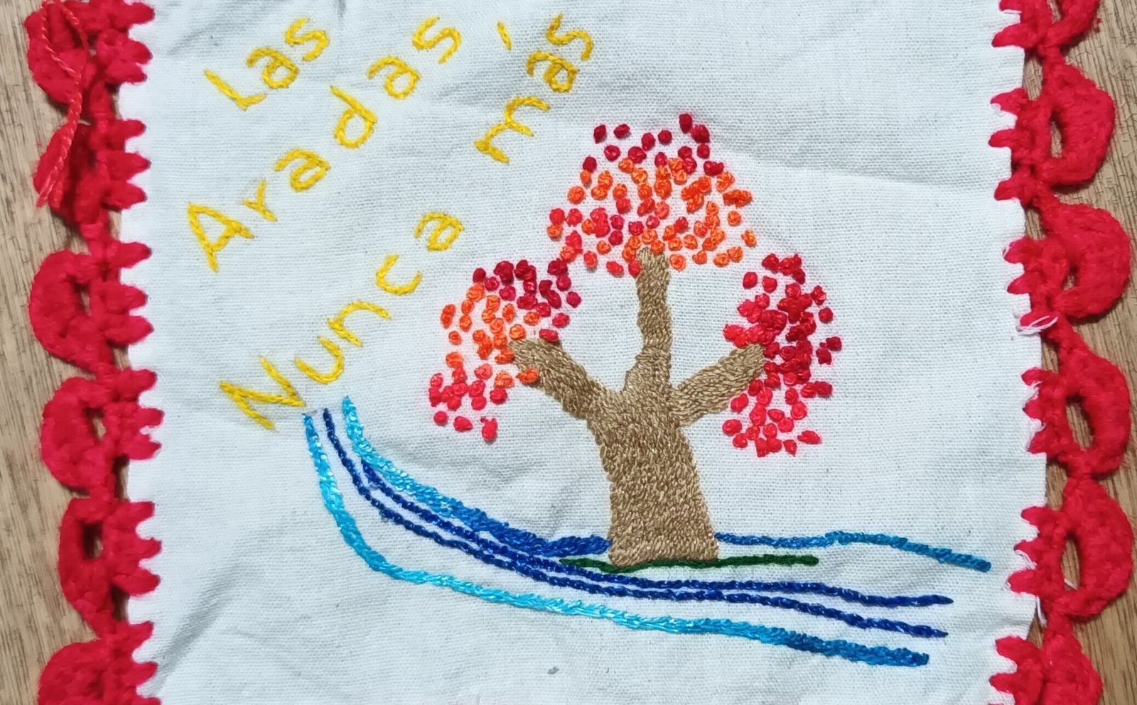 Las víctimas bordan la memoria y trabajan por la no repetición