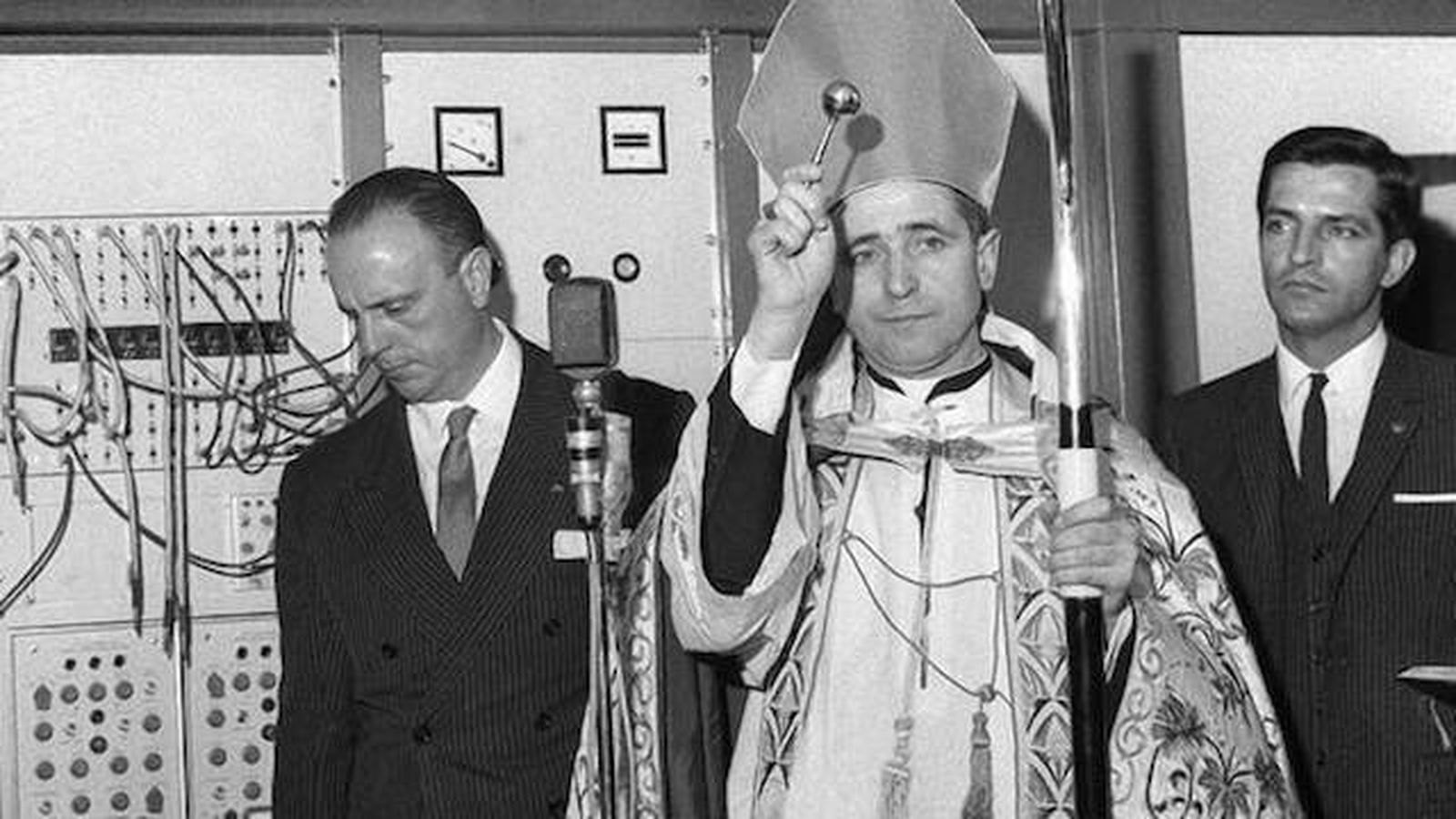 Mons. Guerra Campos, en RTVE con Manuel Fraga y Adolfo Suárez