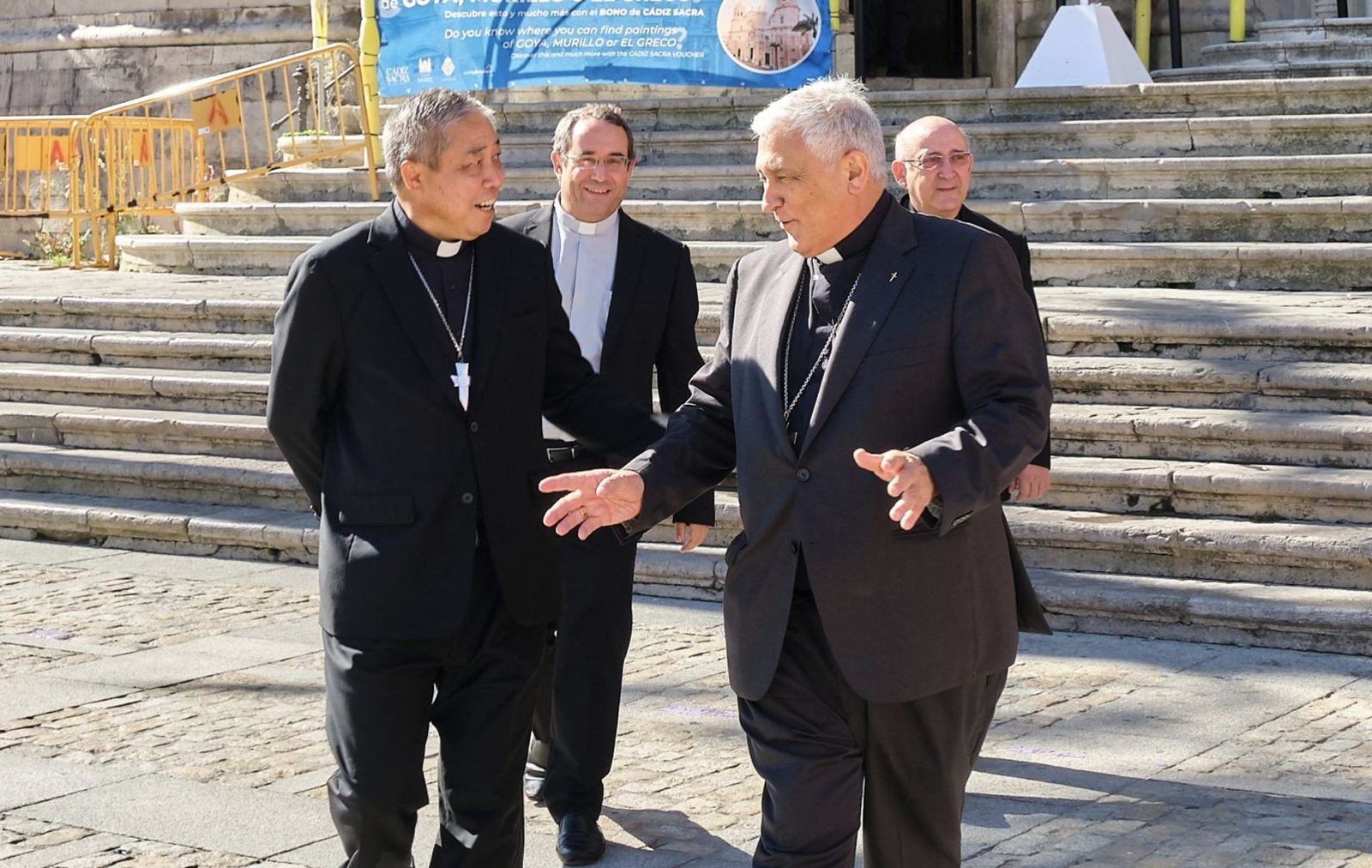 El nuncio Auza con el obispo Zornoza