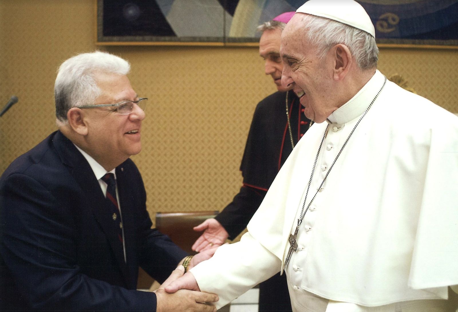 Papa Francisco saluda a Mario Paredes