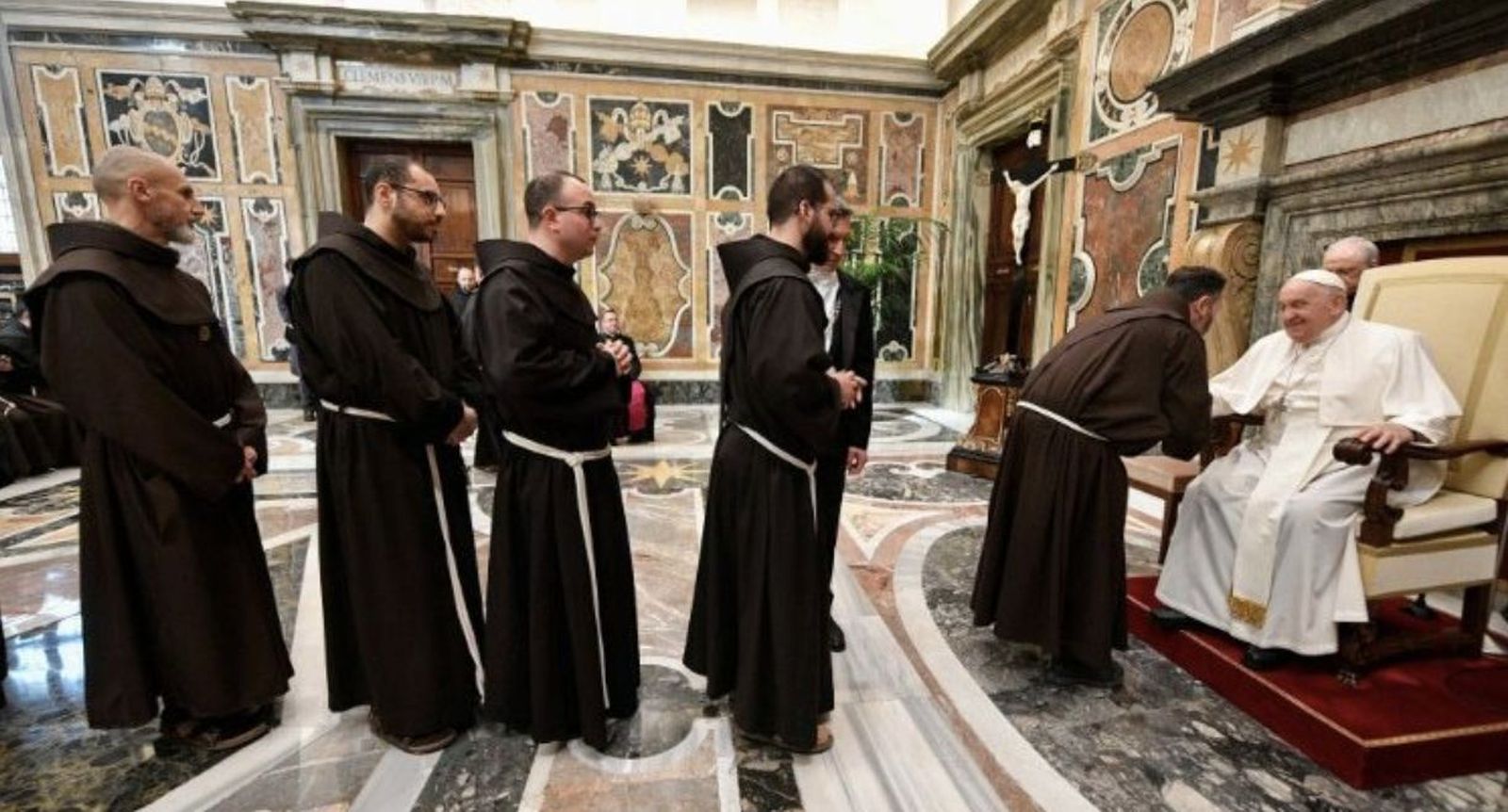 El Papa a los franciscanos