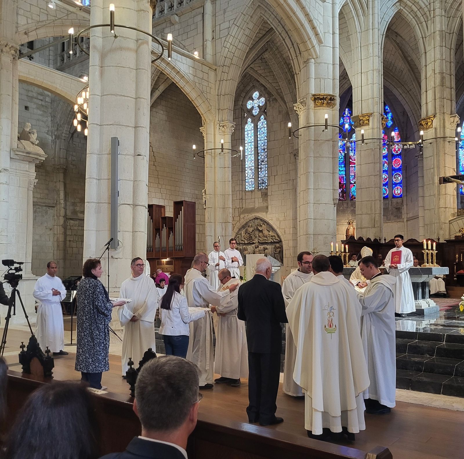 20250927_imposicon estolas