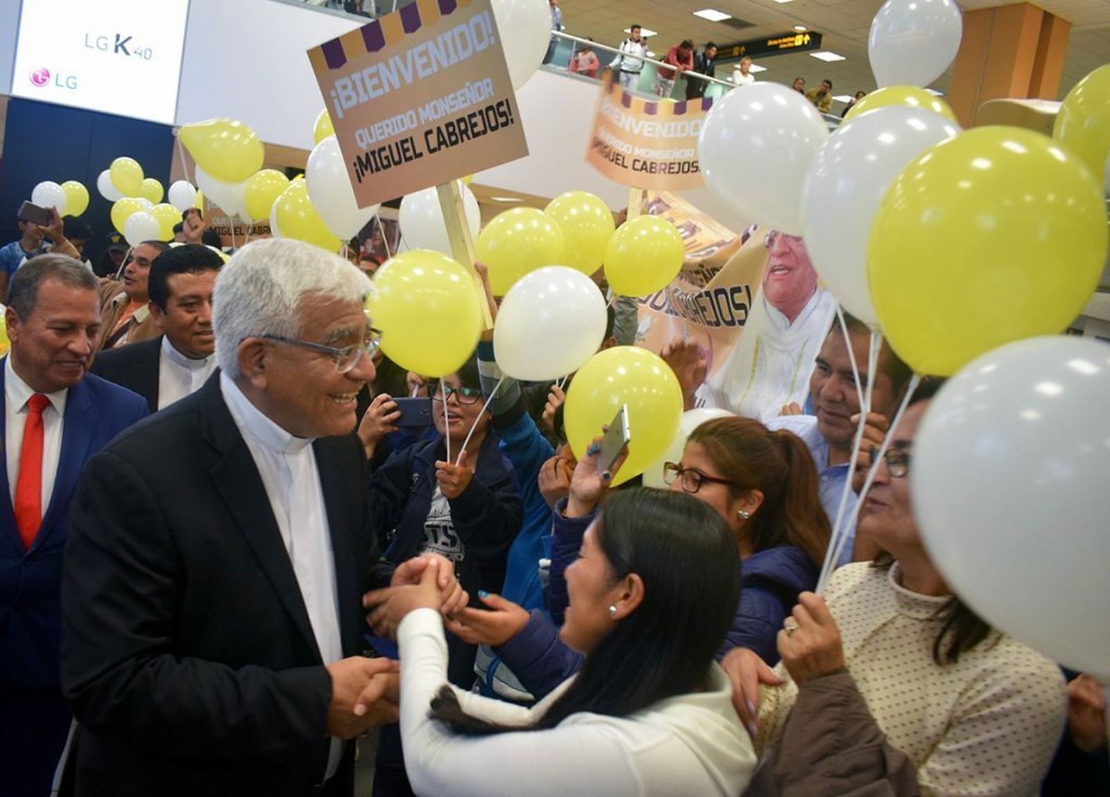 Monseñor Miguel Cabrejos, a su llegada en Lima