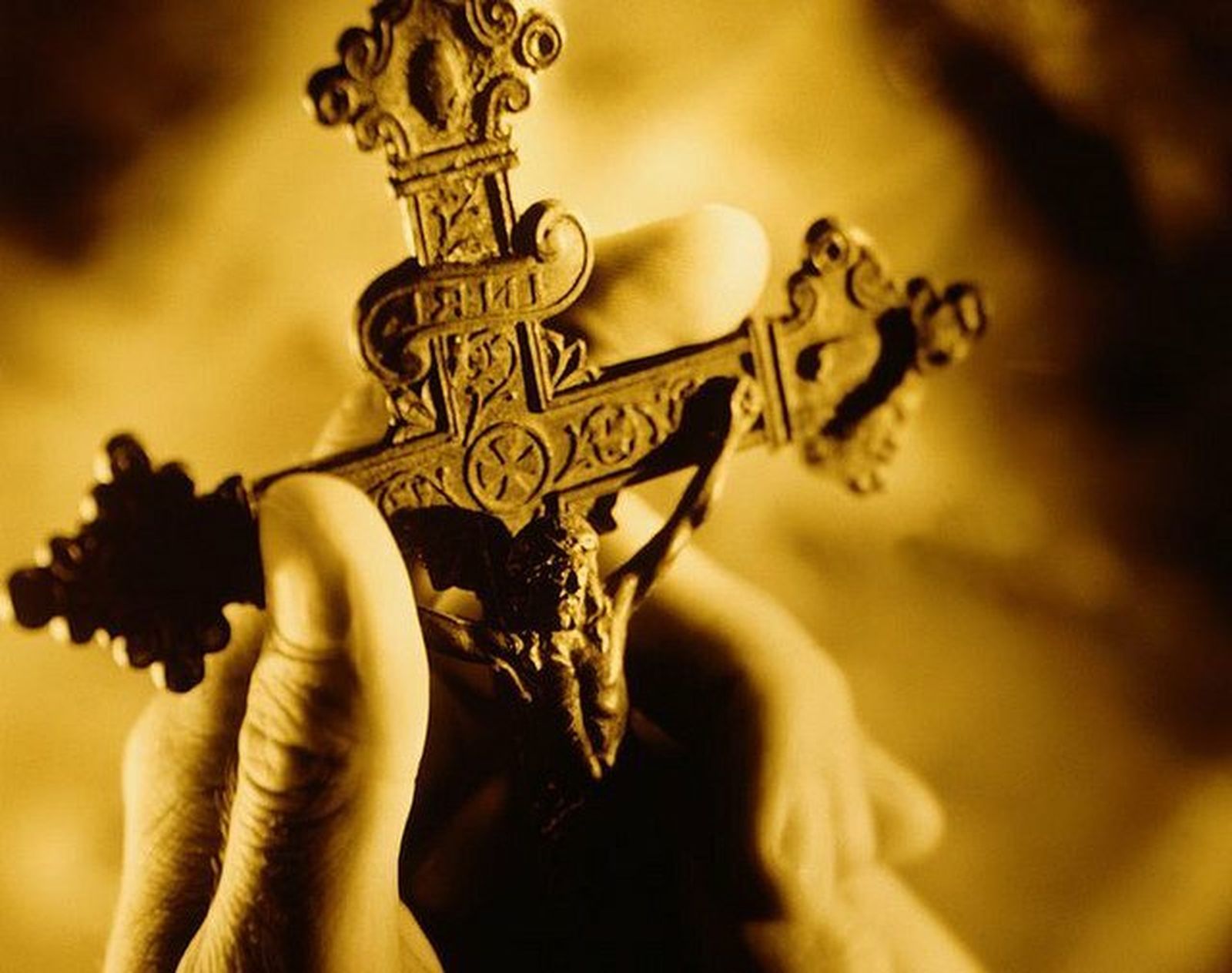 ¿Debe ser delito la blasfemia?