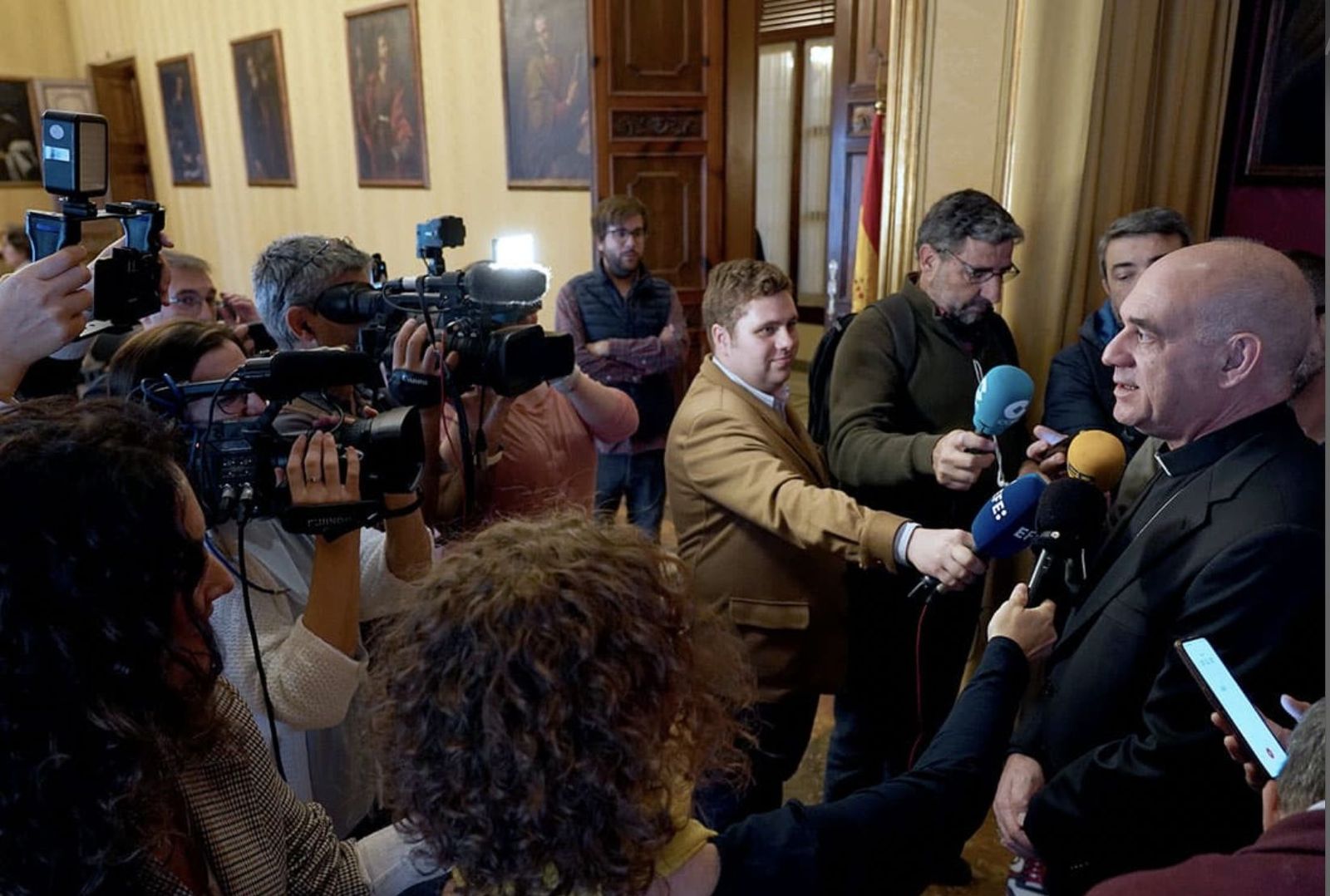 Arturo Ros, obispo electo de Santander, atiende a los medios