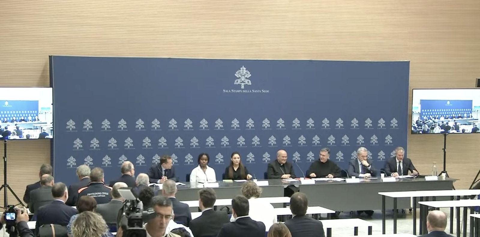 Rueda de prensa en el Vaticano