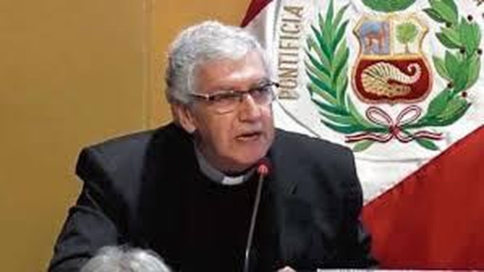 Arzobispo de Lima Carlos Castillo ante disolución del Congreso: "se prefiere que se hunda el país  en vez de salvarlo"