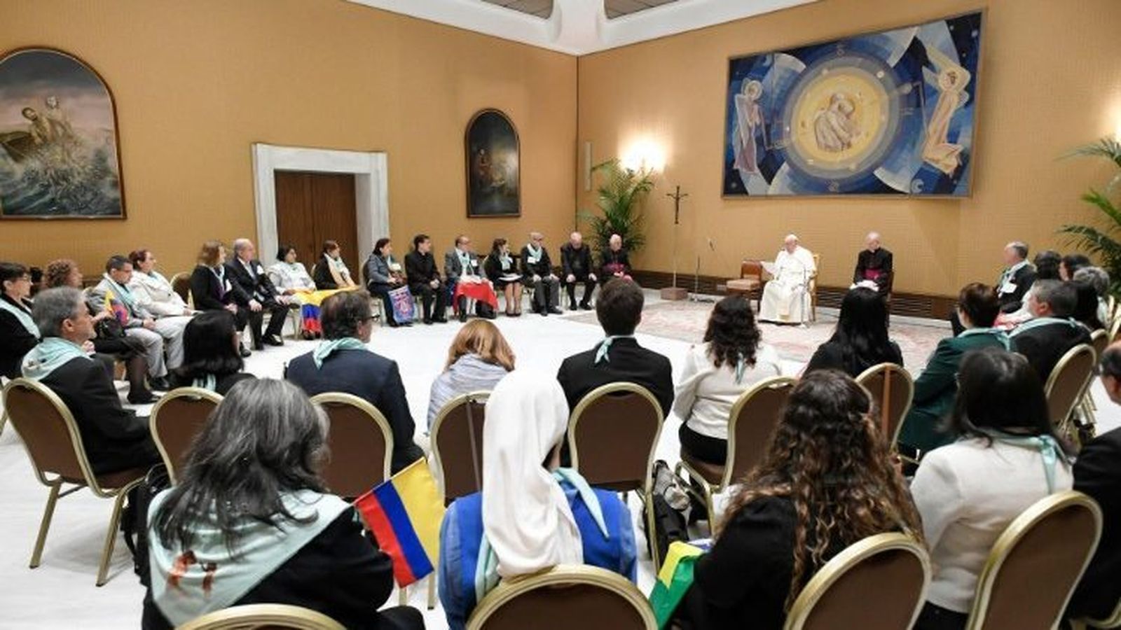Francisco con el equipo del Proyecto Esperanza, del Celam