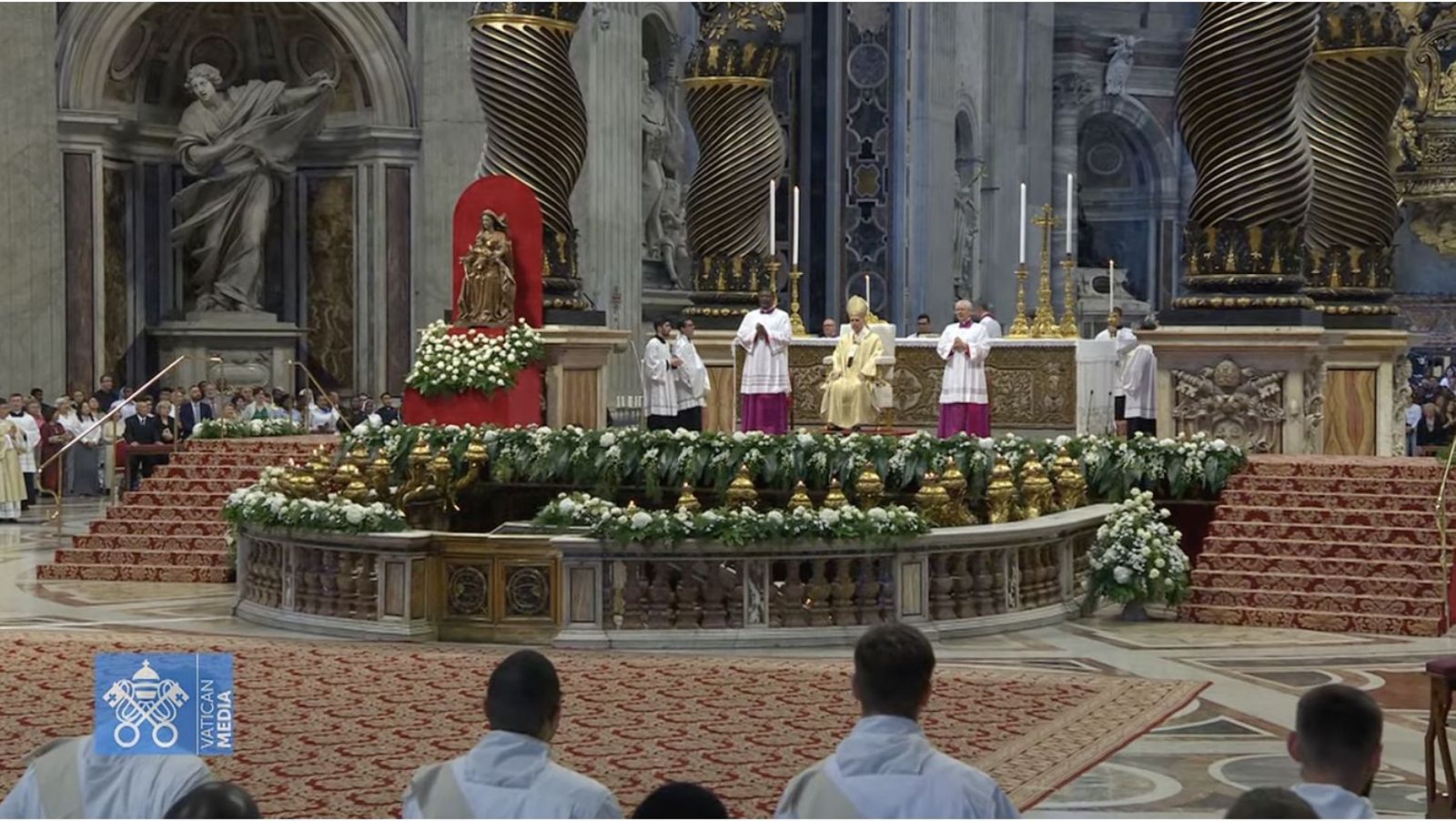 León XIV en la basílica de san Pedro