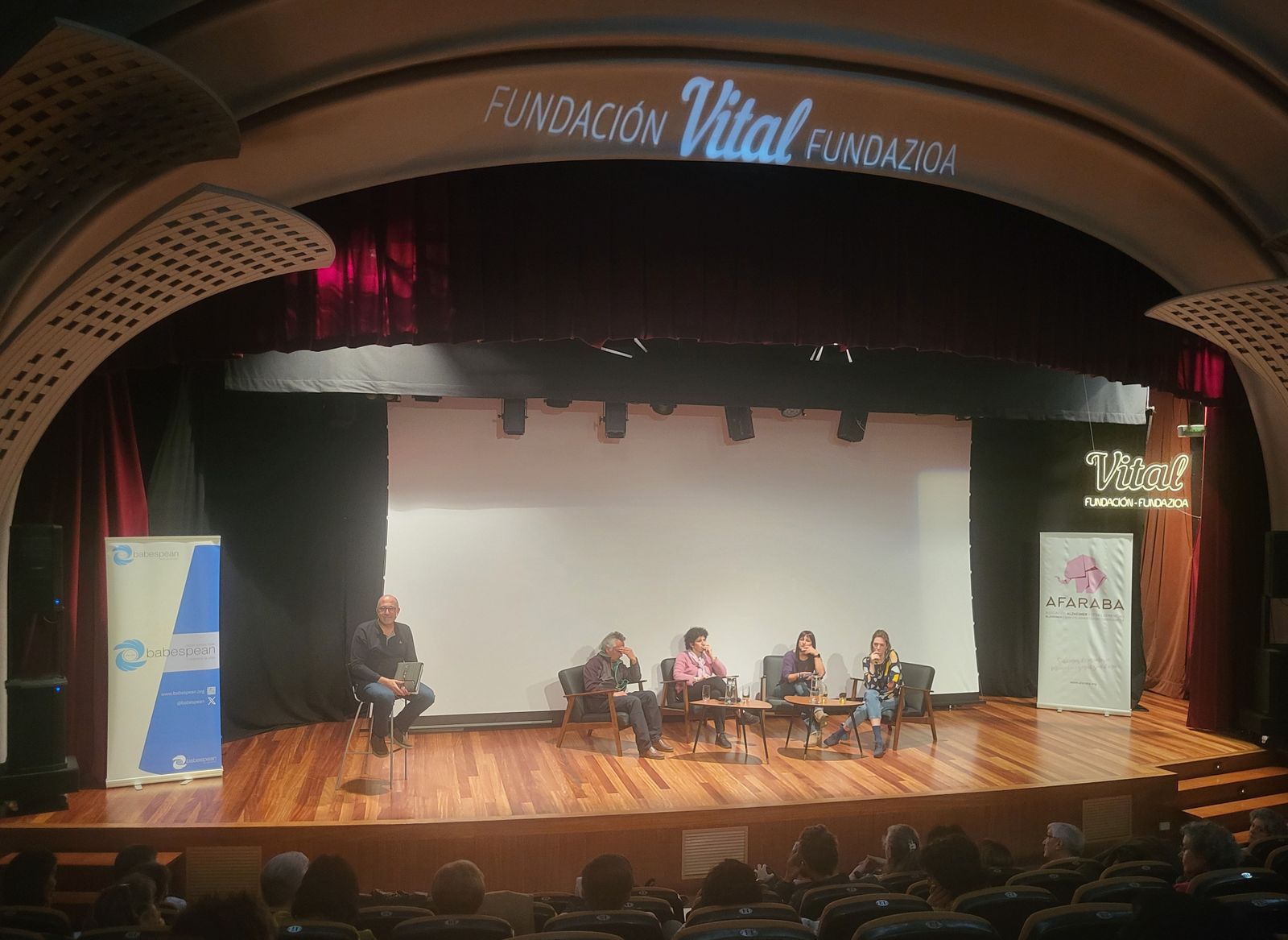 “Cada cual vive la feria según le va”