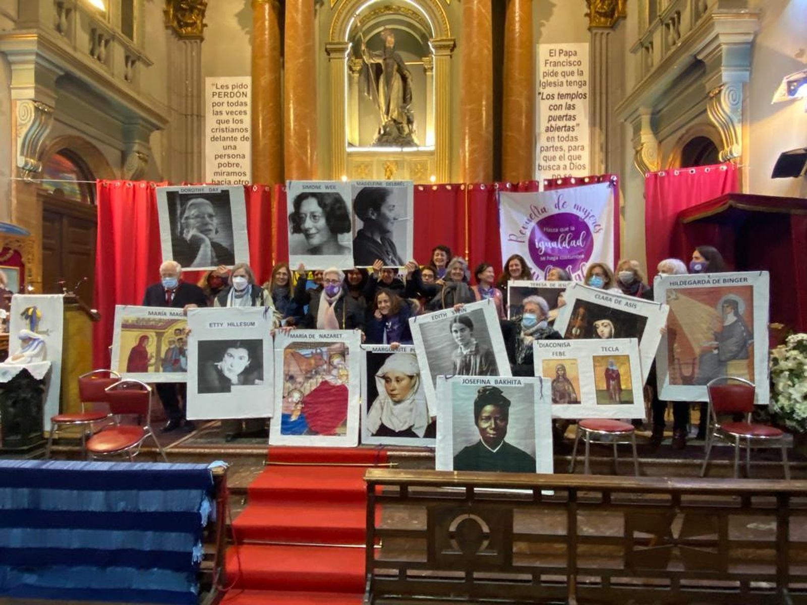 Las mujeres en la Iglesia... de San Antón