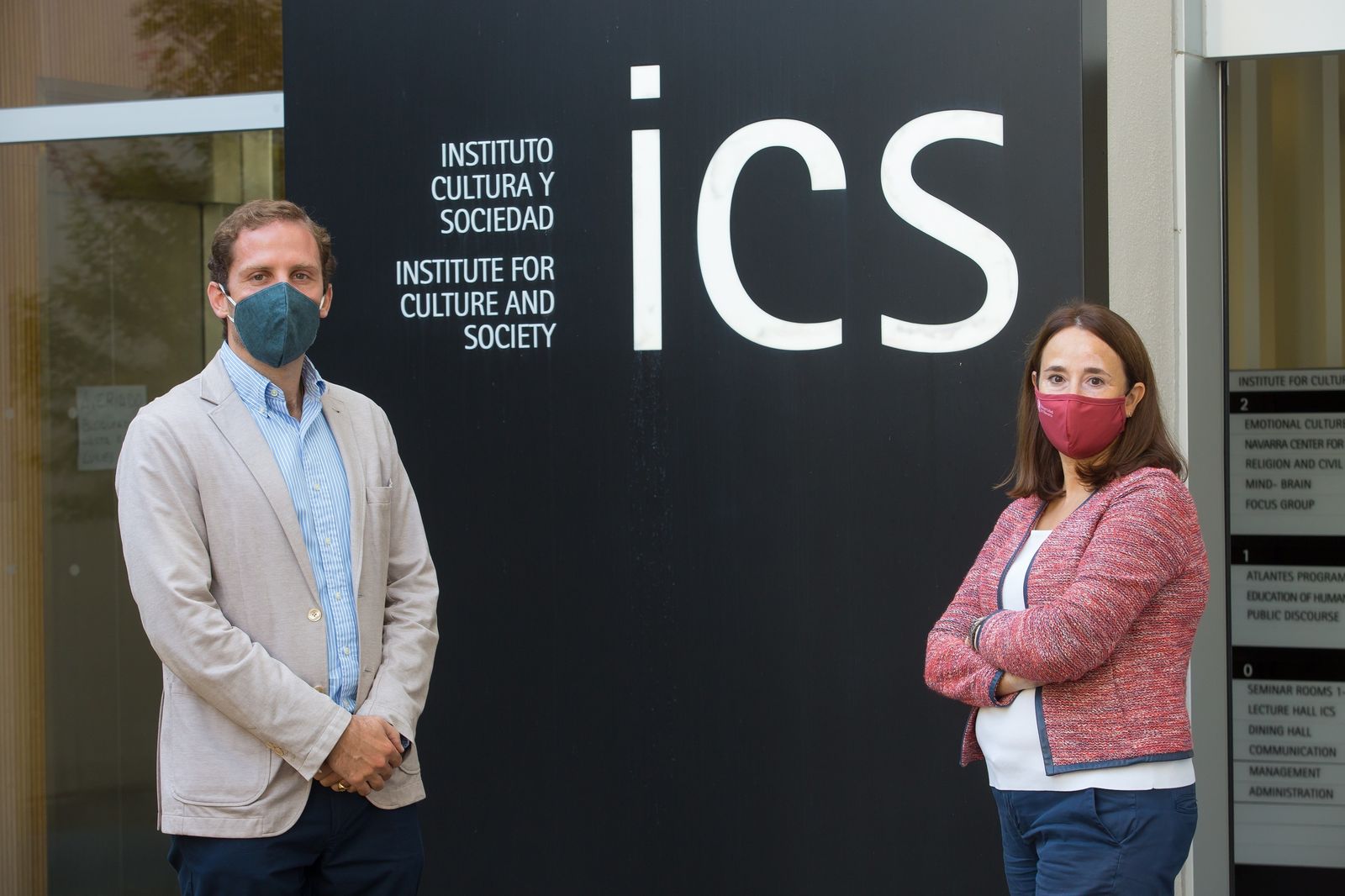 Javier García-Manglano y Charo Sádaba, coautores del estudio 'De moderados a hiperconectados'.