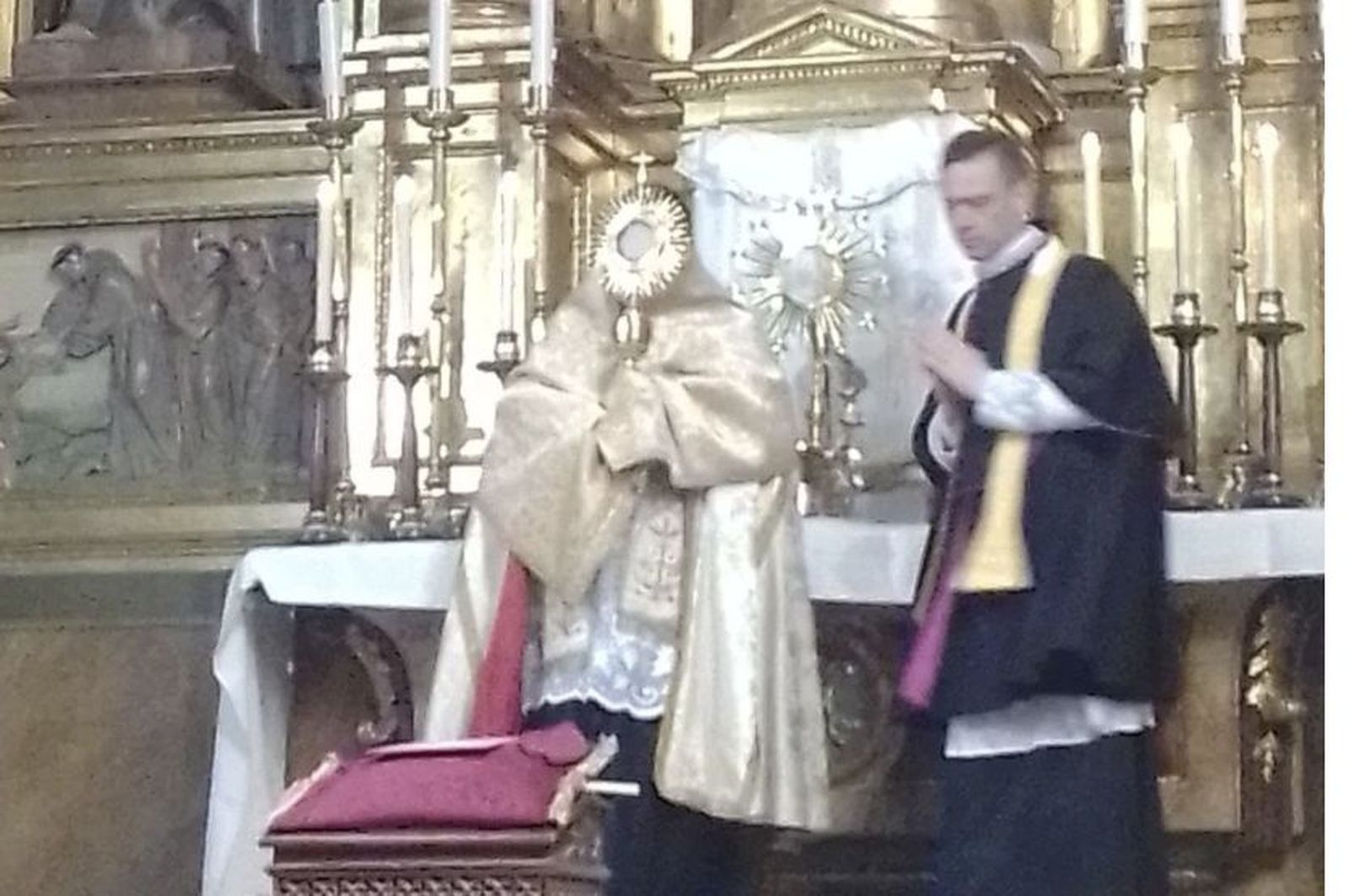 Adoración al Santísimo en Belorado