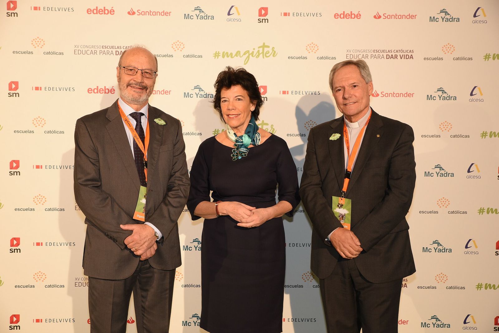 La ministra Celáa, junto a Pérez Godoy Alvira, en el congreso de Escuelas Católicas