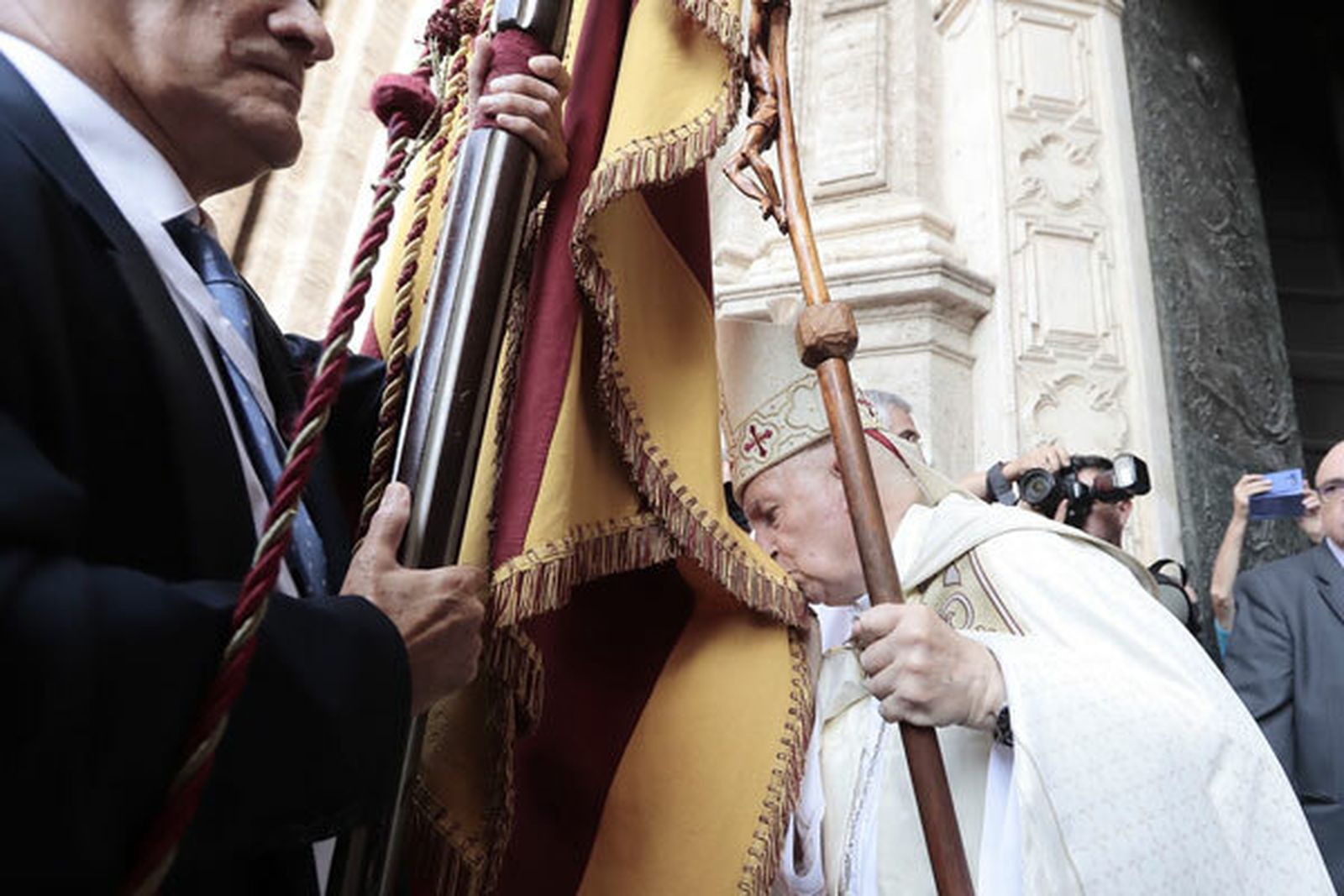 Cañizares besa la Senyera