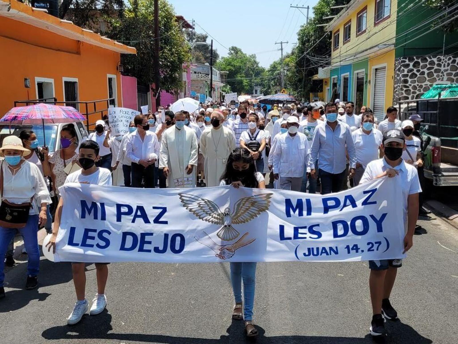 Obispo de la diócesis de Cuernavaca encabeza marcha por la paz