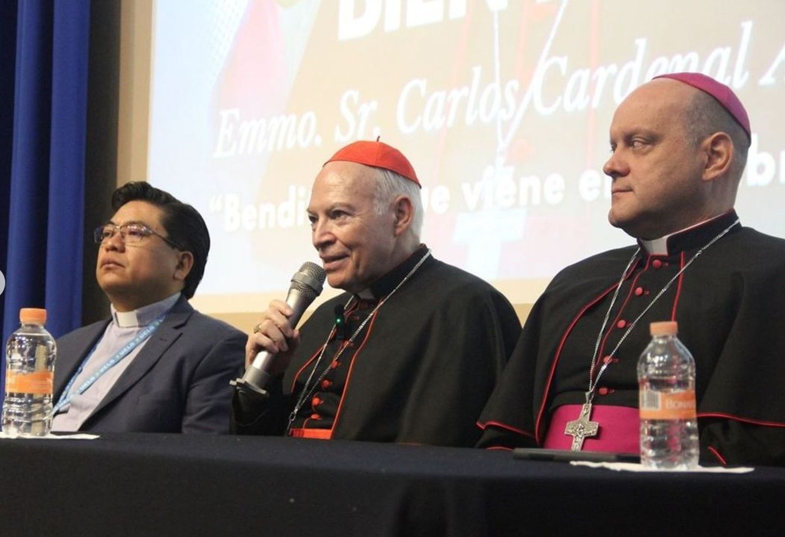 El cardenal Aguiar en la Universidad Católica Lumen Gentium, plantel Tlalpan,