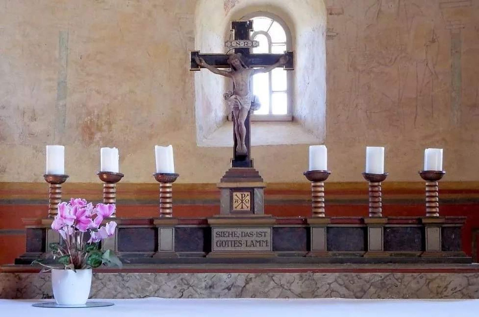 La Arquidiócesis de Hermosillo se disculpa por la grabación de video de rap en su Santuario Guadalupano