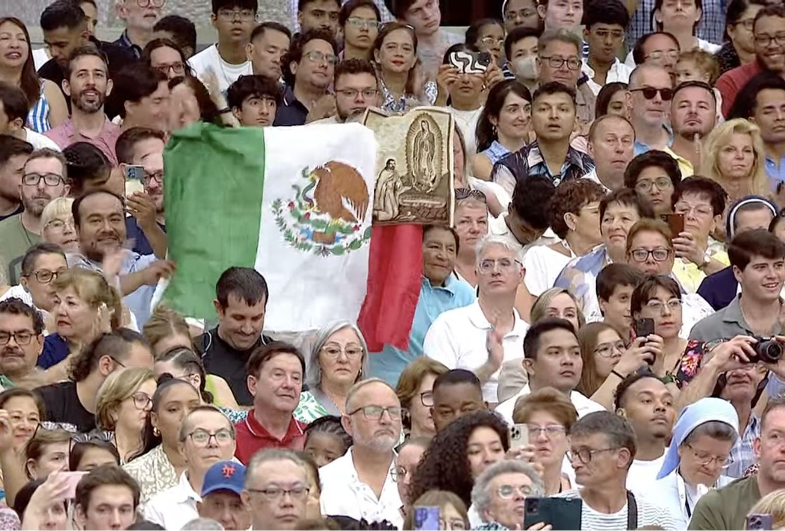 Peregrinos mexicanos en la audiencia general