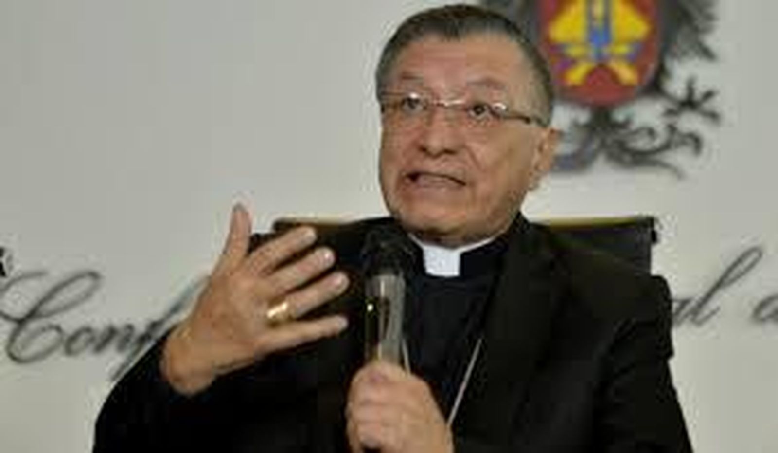 Mons. Óscar Urbina