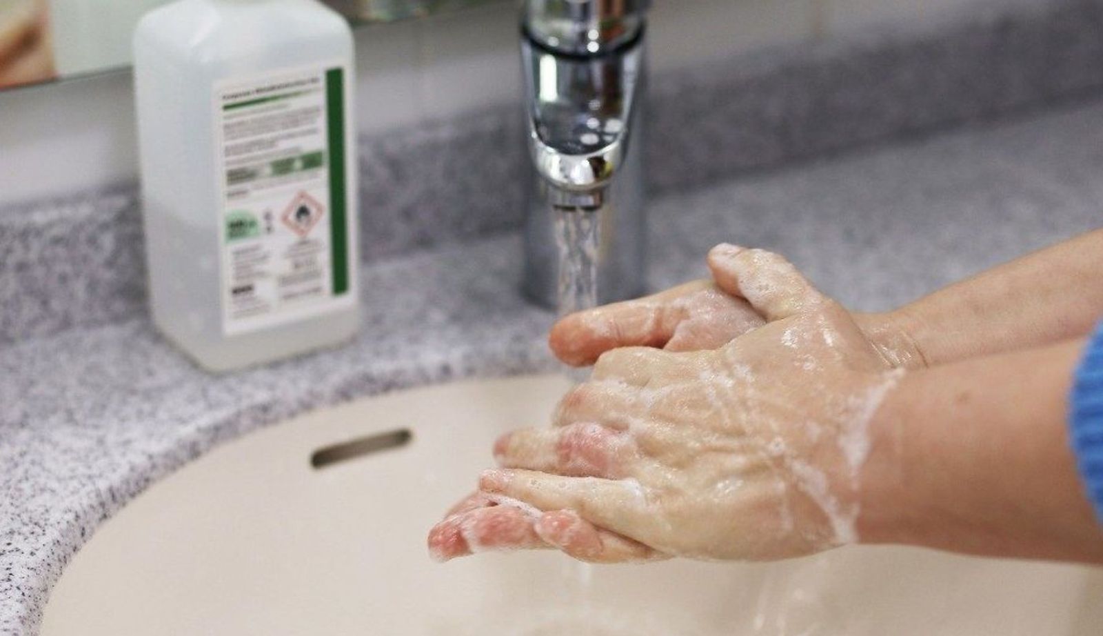 El lavado de manos frecuente previene el coronavirus