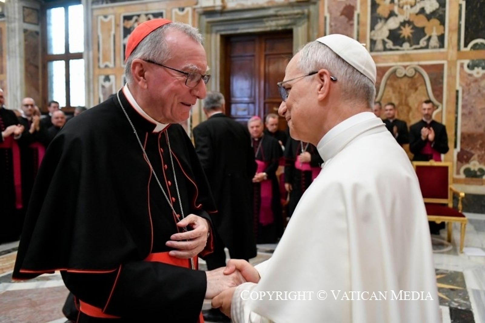 León XIV, con Parolin