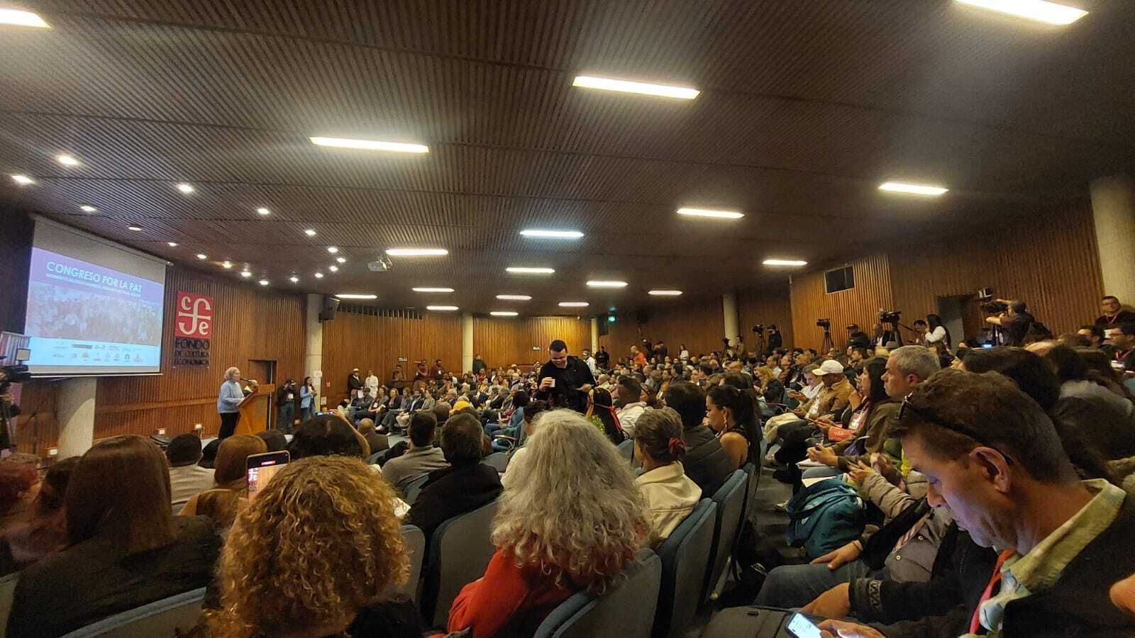 Morsolin en Congreso Paz