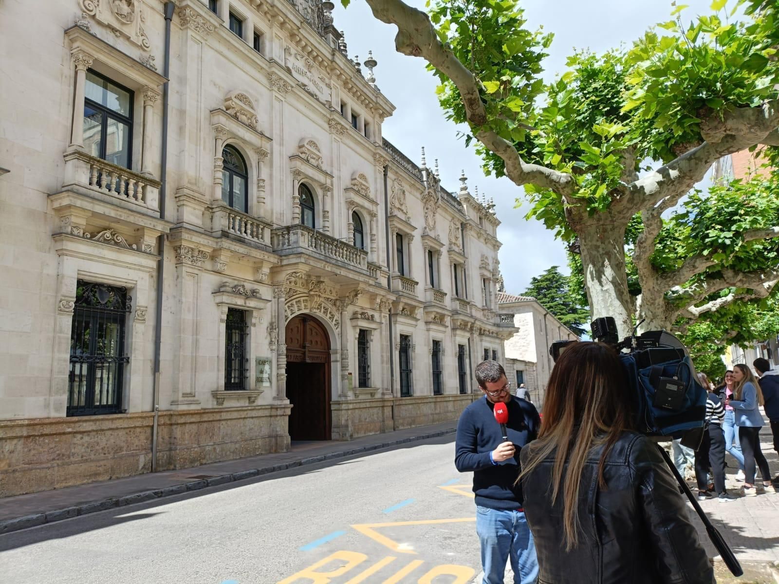 A la espera de las monjas en el Arzobispado de Burgos
