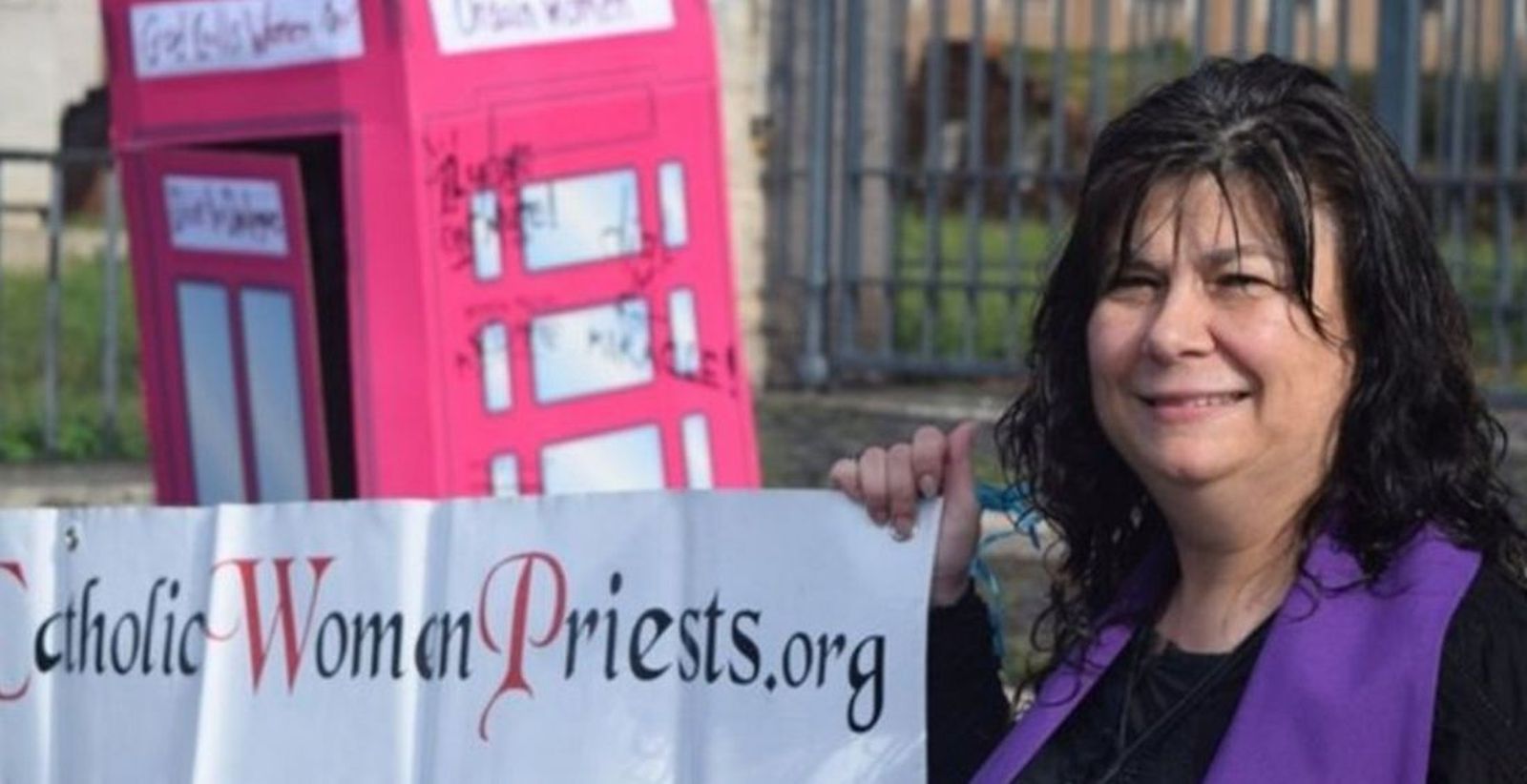 La presbítera Christina Moreira