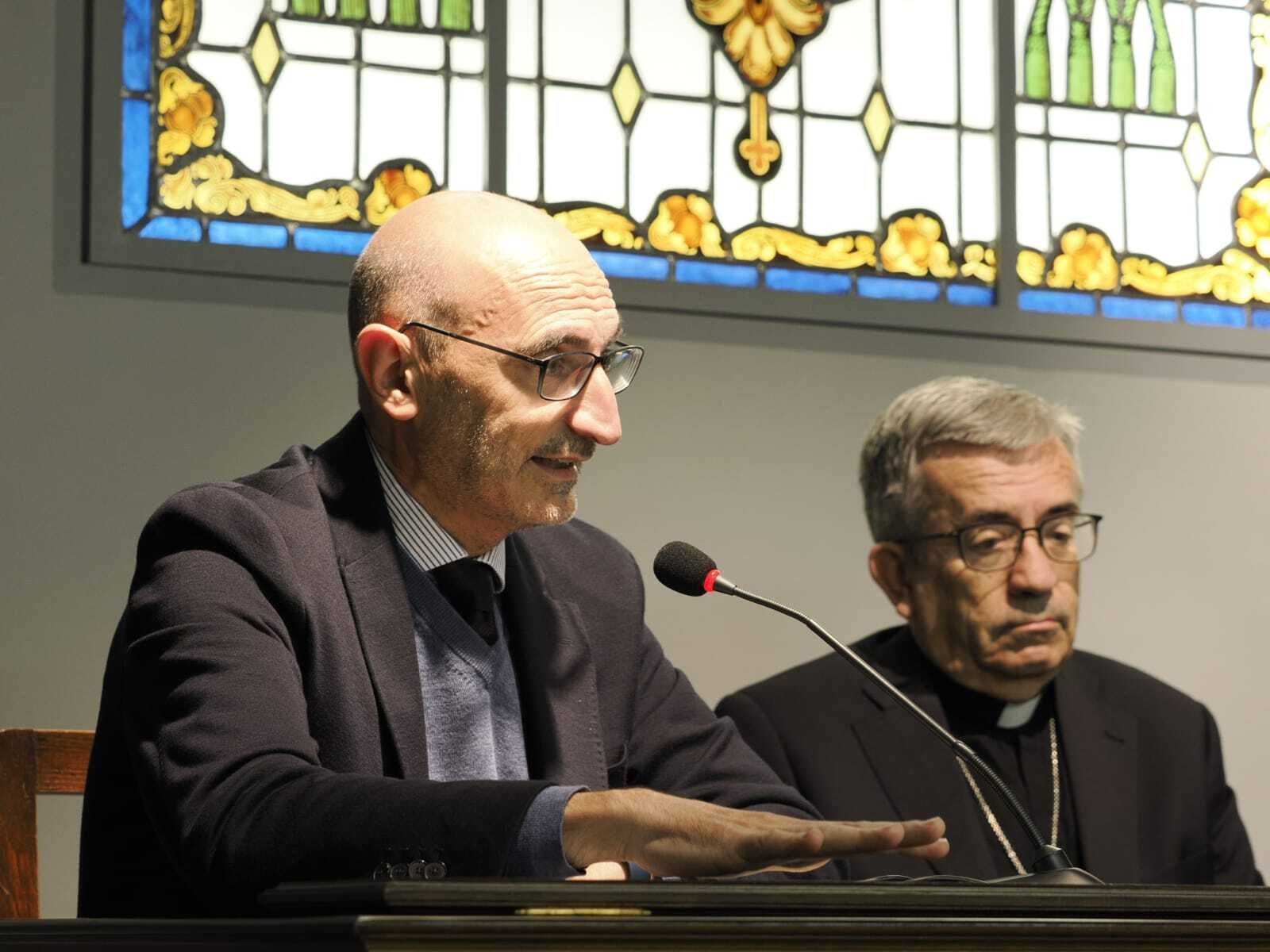 Jesús Avezuela, con Luis Argüello