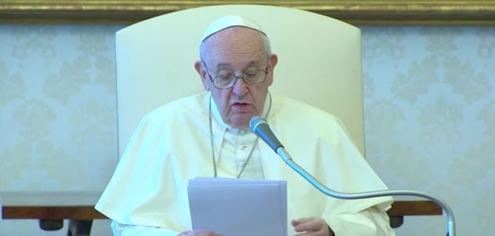 Francisco: "Hay que buscar una vacuna para el virus, pero también curar el virus de la injusticia social y la marginación"