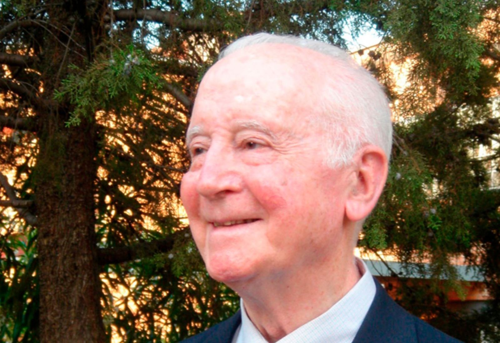 Carlos González Vallés, jesuita