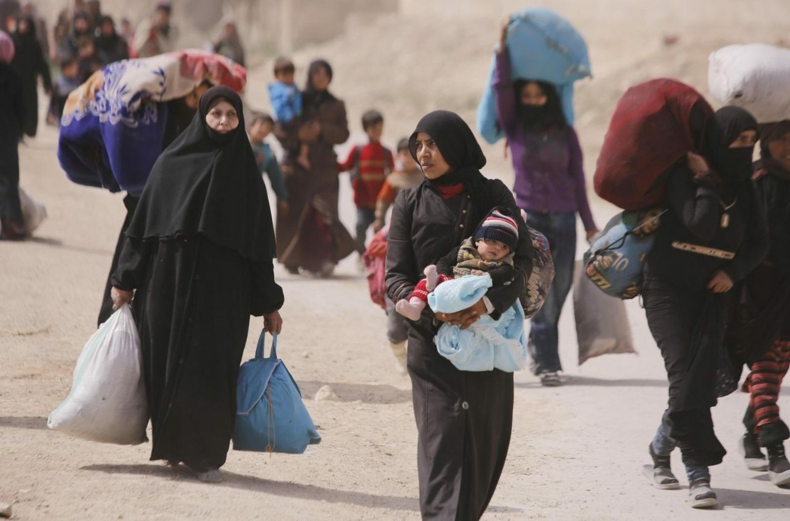 Siria, la población se desplaza en búsqueda de un lugar seguro para vivir