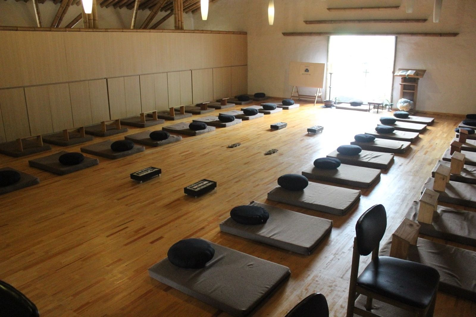 Coro. Salón de Meditación.