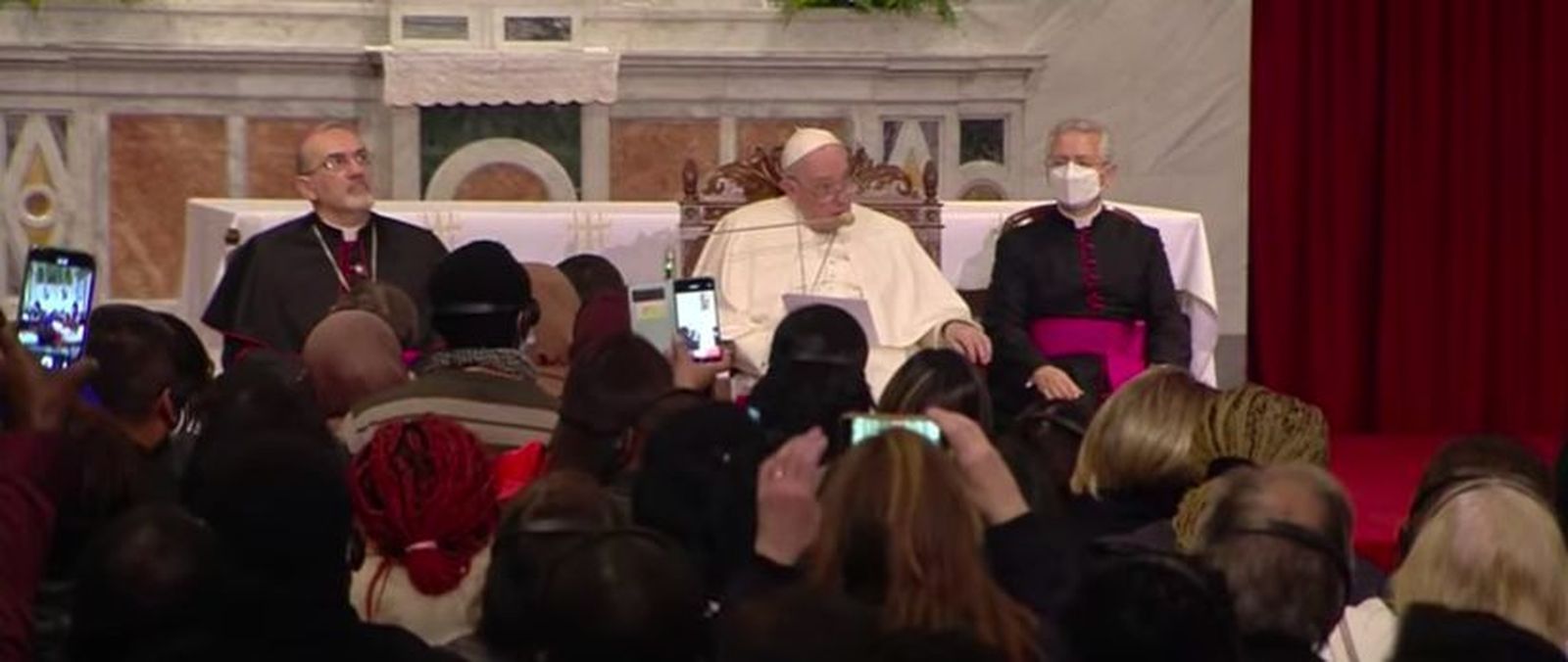 Francisco, reunido con los migrantes