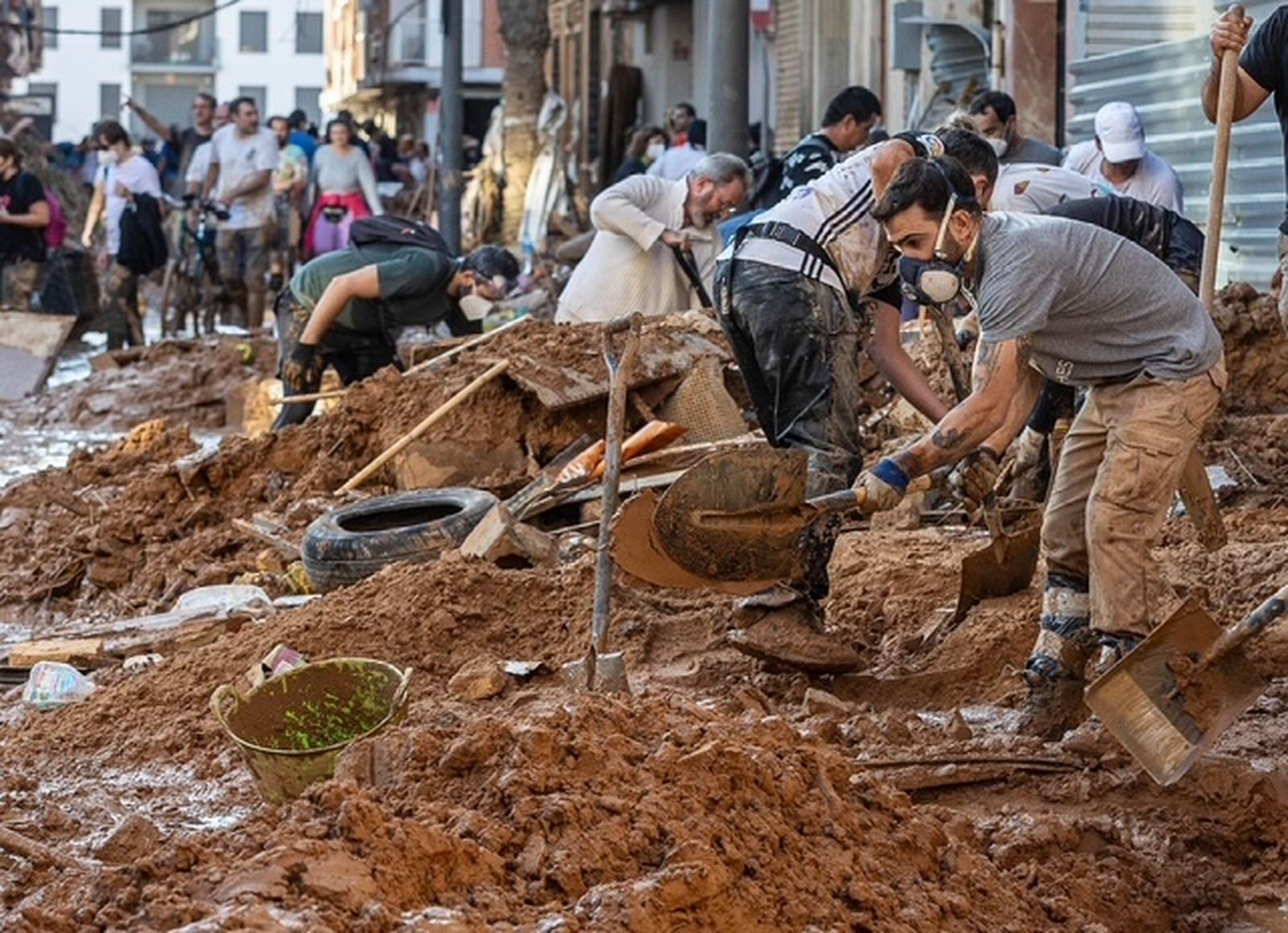 Voluntaris contra els efectes de la dana