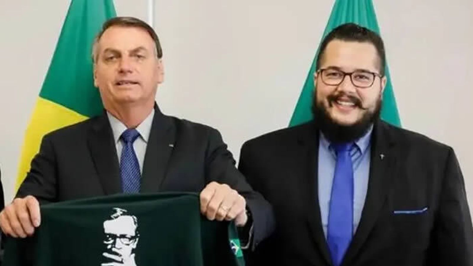 Bernardo Kuster, a la derecha, con Jair Bolsonaro