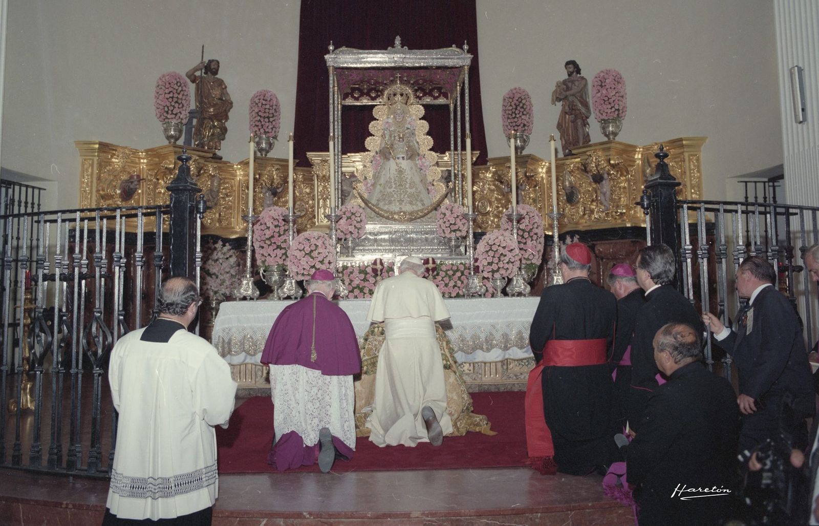 Juan Pablo II ante la Virgen del Rocío