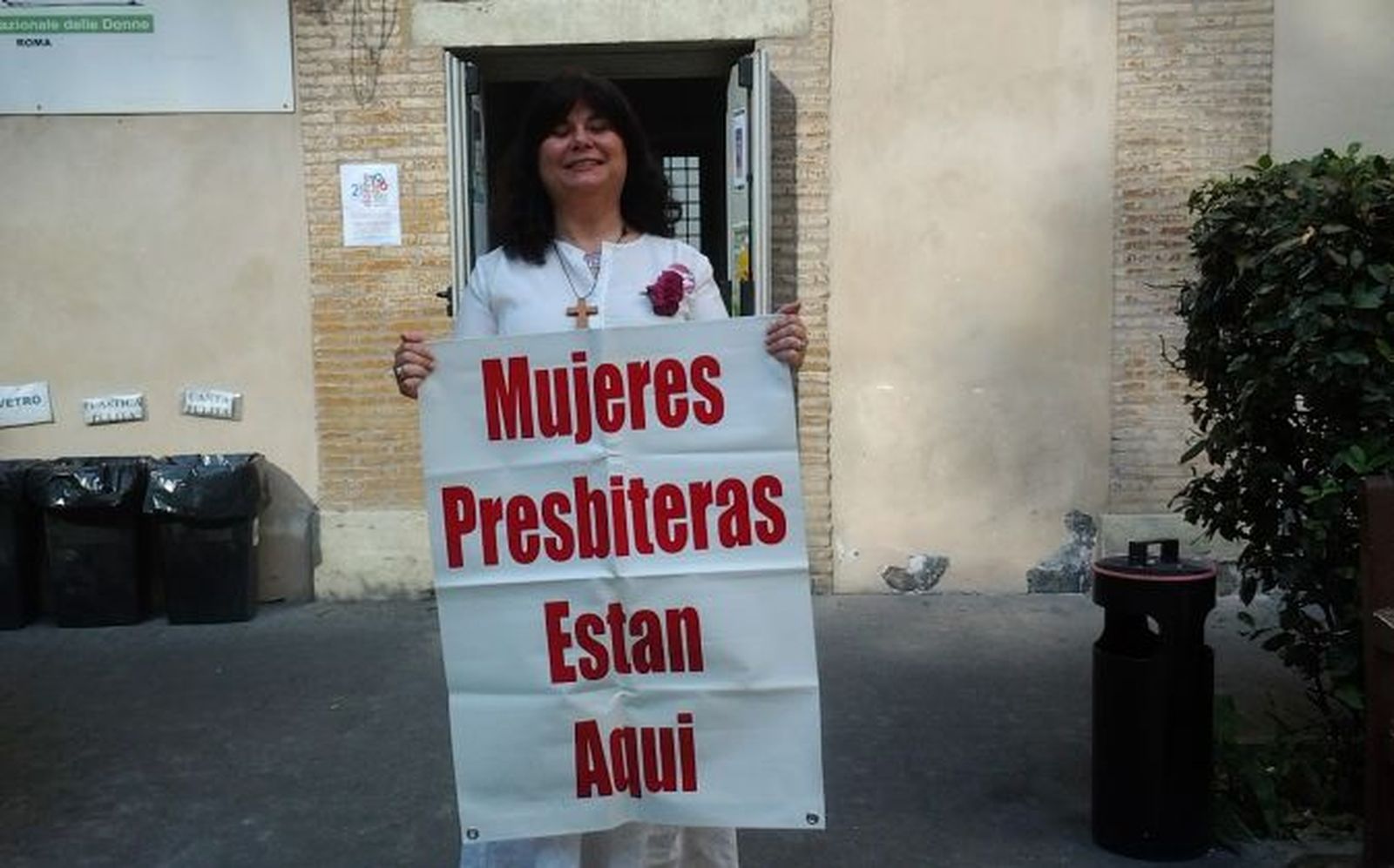 Christina Moreira, presbítera