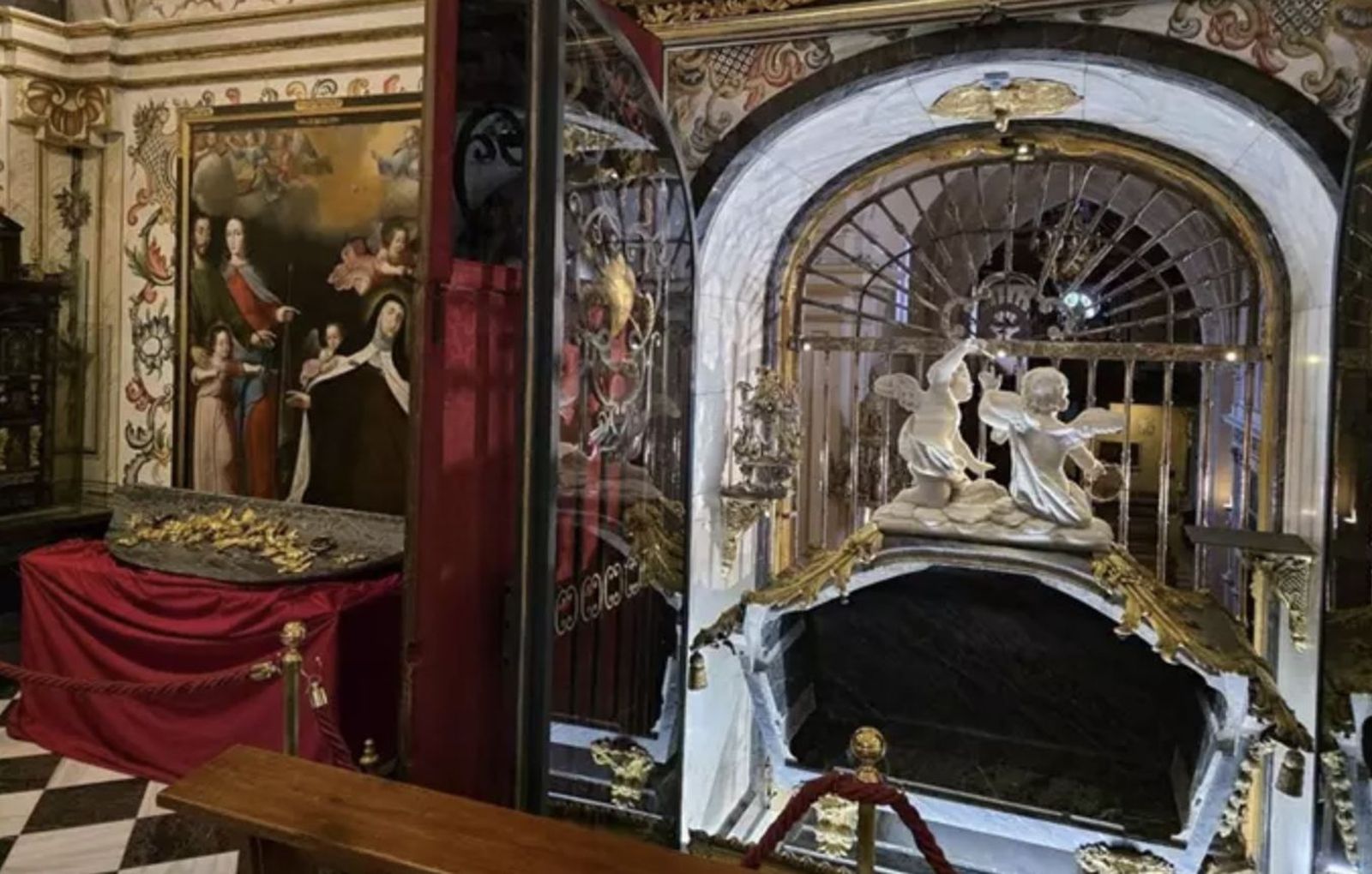 Sepulcro de Santa Teresa en Alba de Tormes