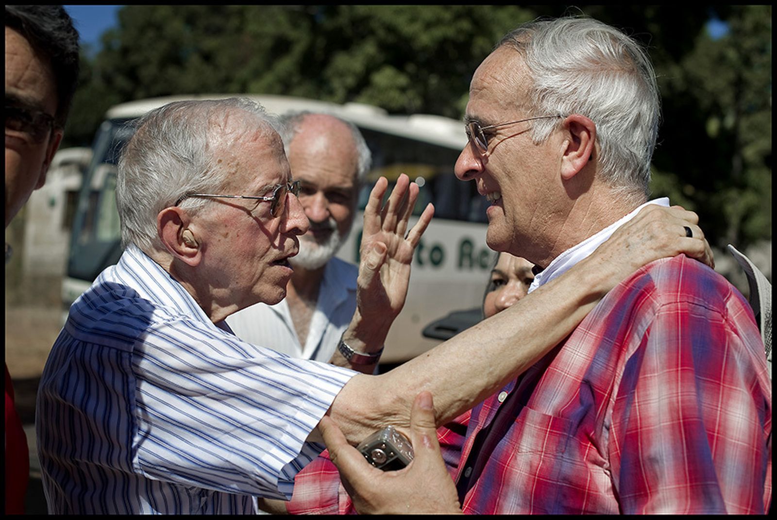 Pedro Casaldáliga y Eduardo