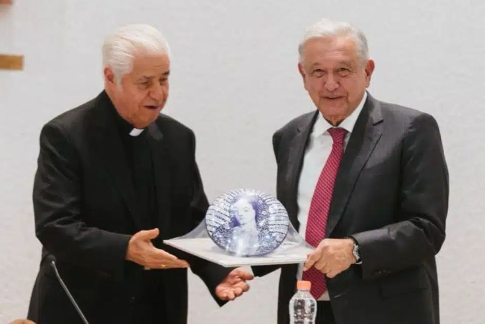 l presidente López Obrador y el presidente de la CEM, Mons. Rogelio Cabrera