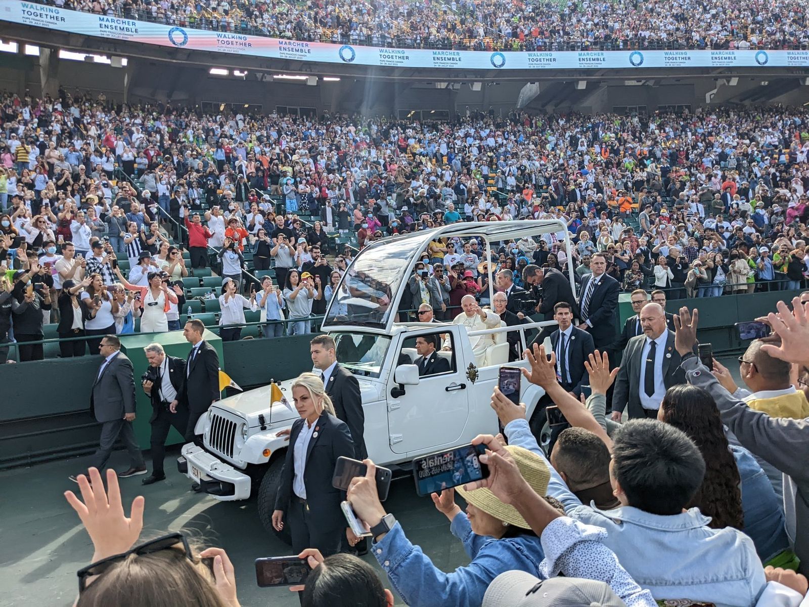 Francisco, a su llegada al estadio de Edmonton
