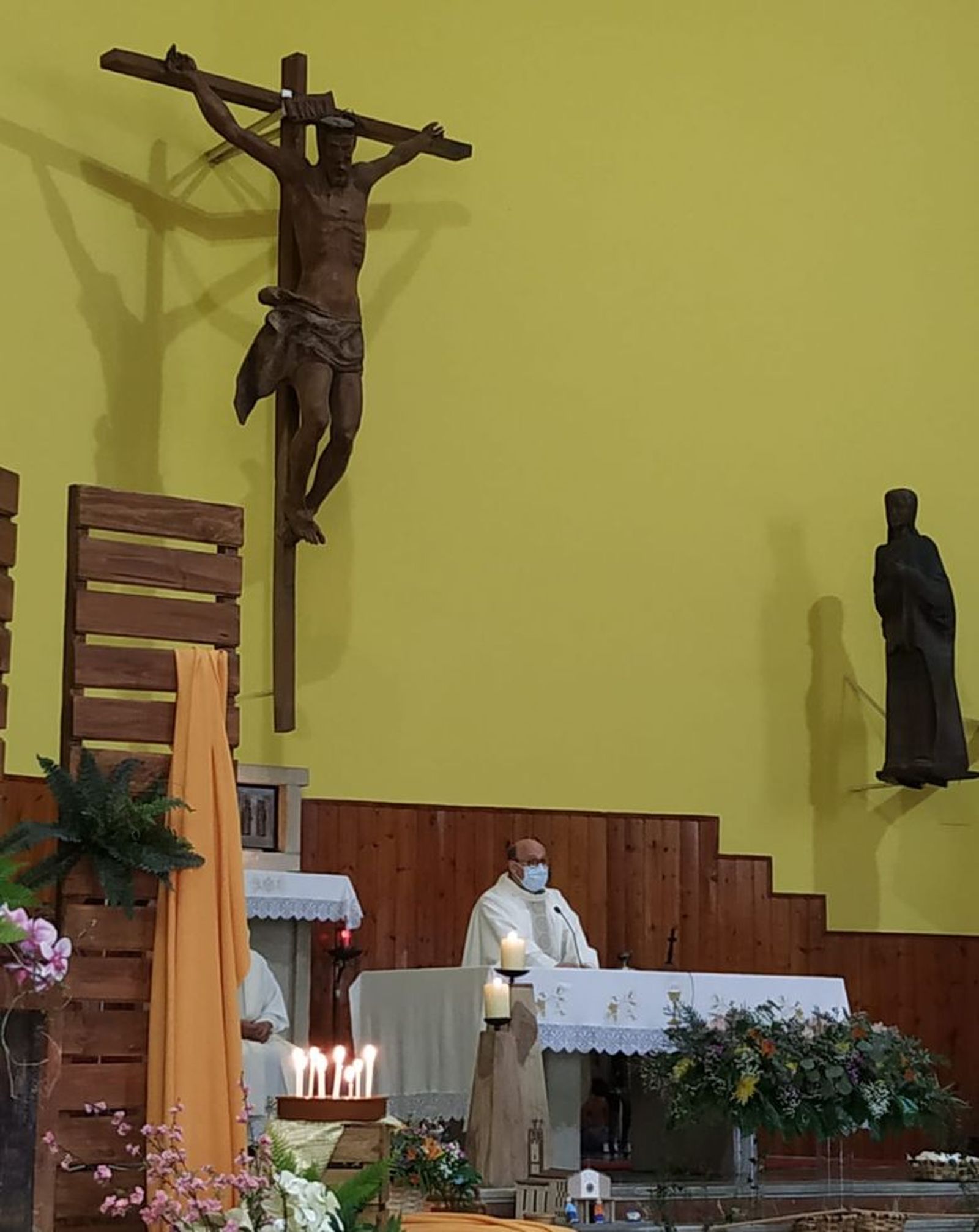 Misa de despedida en la parroquia de Mariñamansa
