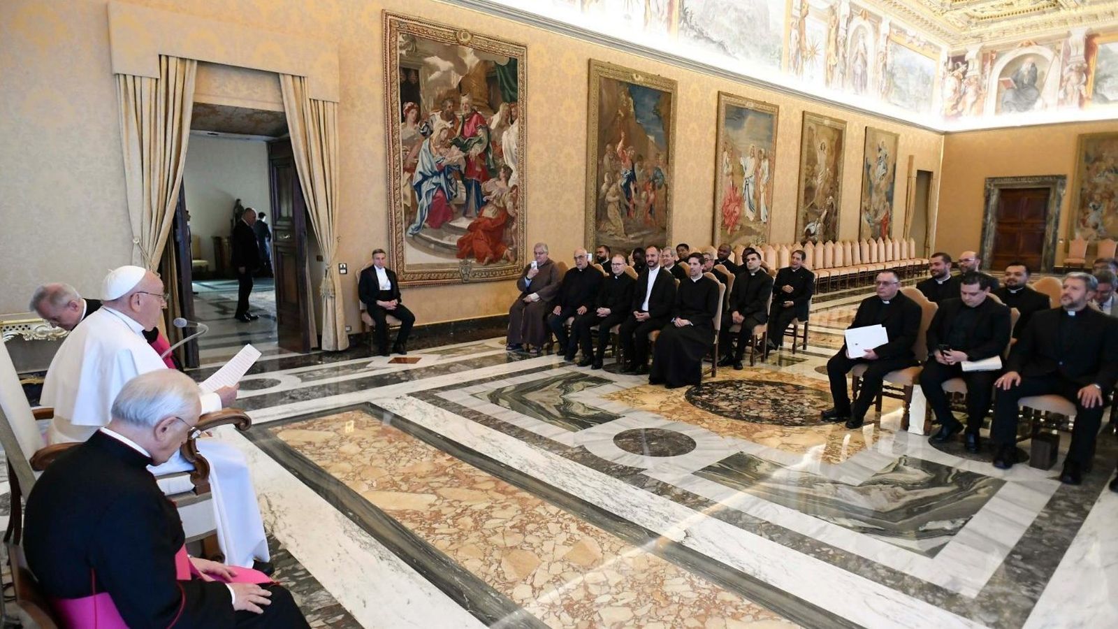 Audiencia del Papa a profesores y alumnos del Ateneo Sant Pacià / Vatican Media