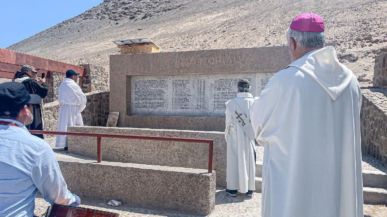 Una liturgia en el memorial de Iquique presidió el obispo Covili