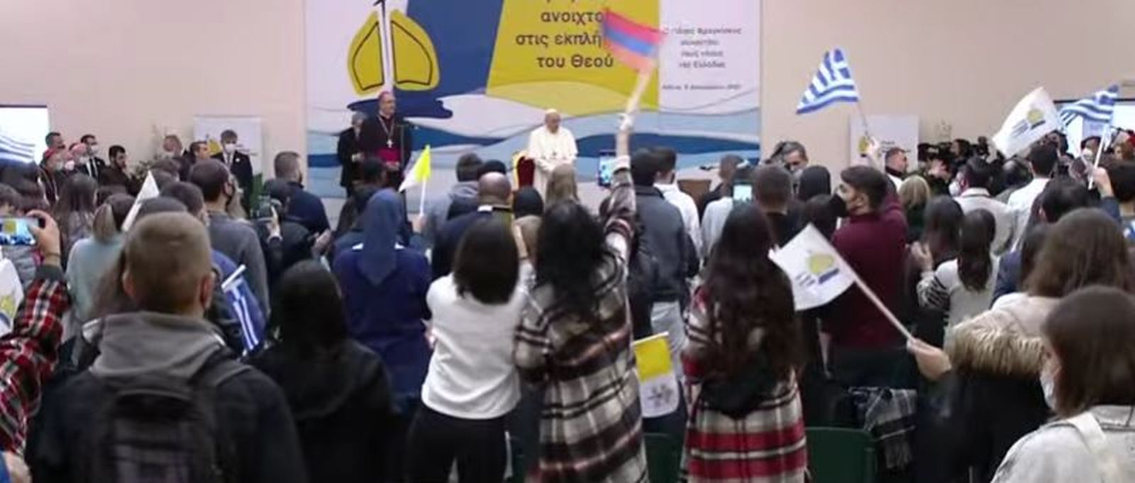 Francisco, durante su encuentro con los jóvenes griegos