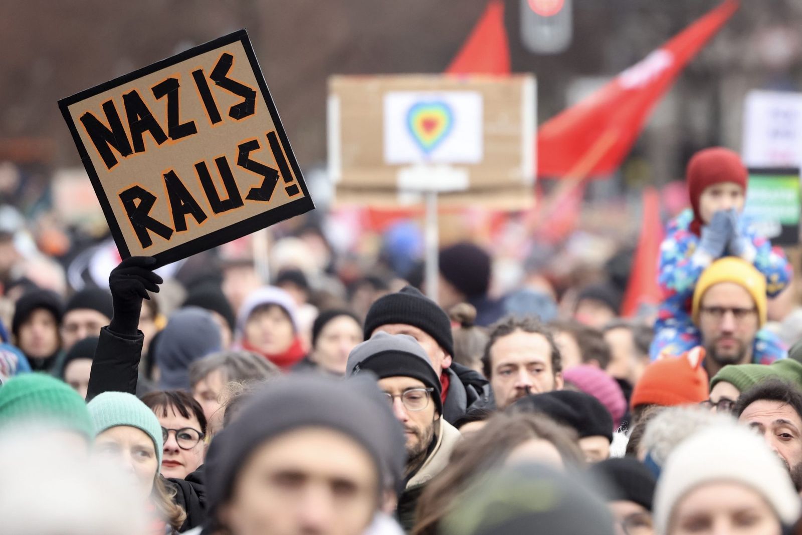 'Nazis fuera', pancarta en un manifestación en Berlín