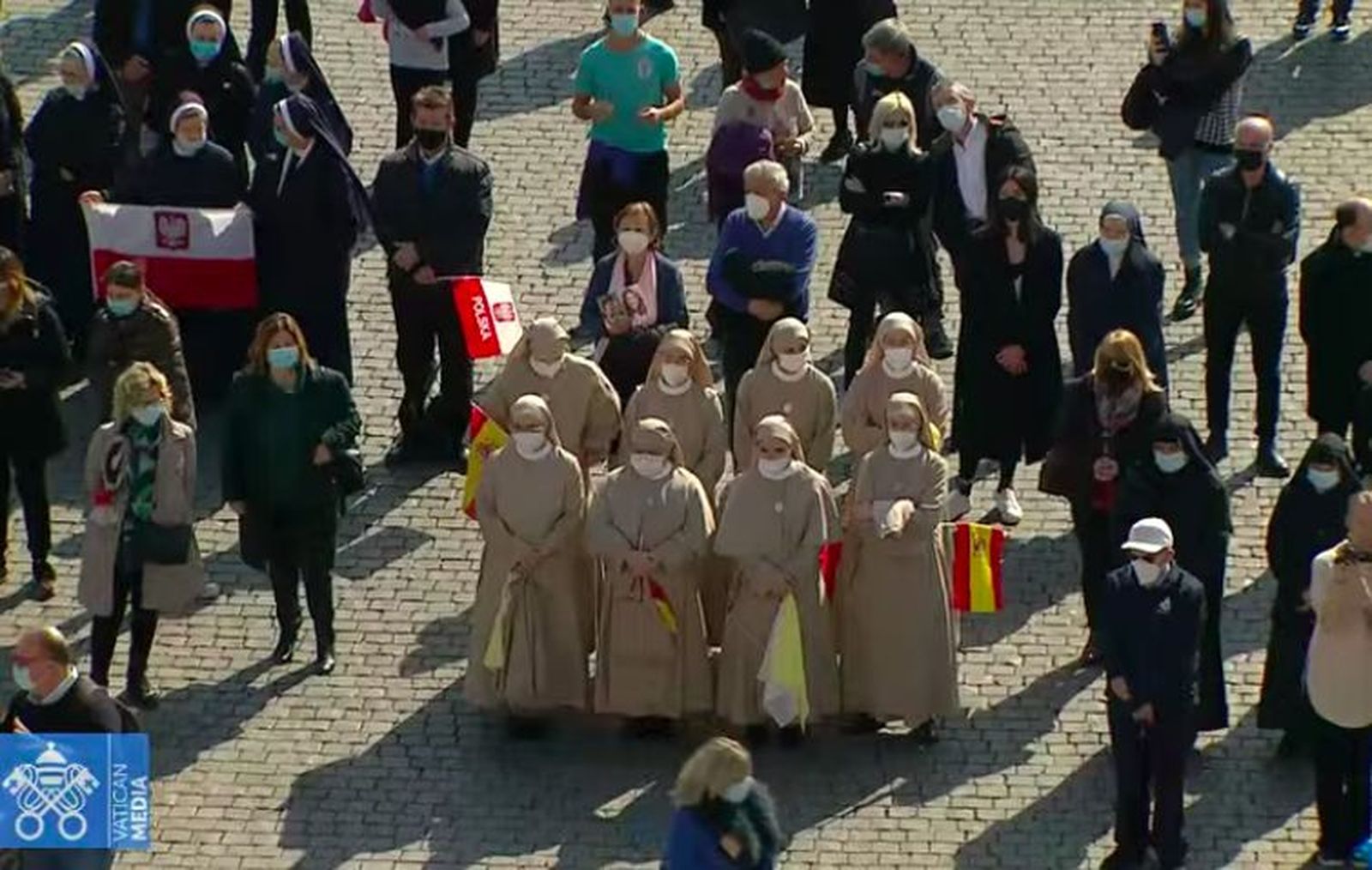 Las religiosas españolas no se pierden un Angelus