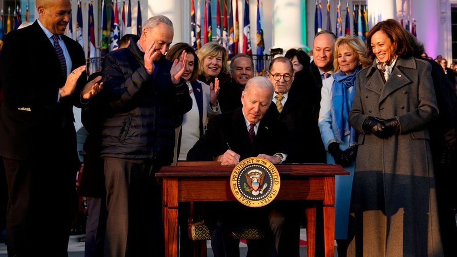 Biden firma la Ley del Respeto al Matrimonio